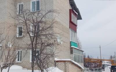 У трехэтажного дома в Карсуне частично разрушилась кровля - ulpravda.ru - Ульяновская - район Карсунский