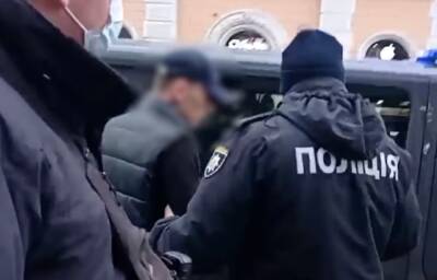 В Киеве мужчина в Telegram получил заказ на преступление: его задержали на горячем