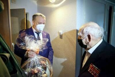 Андрей Никитин поздравил с 96-летием ветерана Великой Отечественной войны