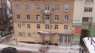 В многострадальной воронежской сталинке обрушат 16 оставшихся балконов