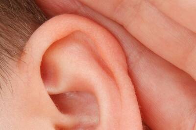 Эра глухих: заявлено о риске массовой потери слуха из-за Омикрона