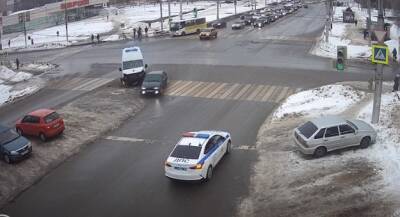 Момент ДТП со скорой в Рязани попал на видео
