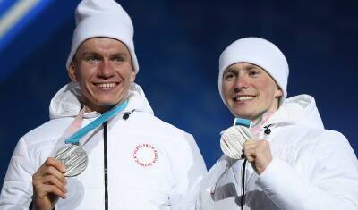 Лыжникам Большунову и Спицову присвоили звание капитана за медали на ОИ