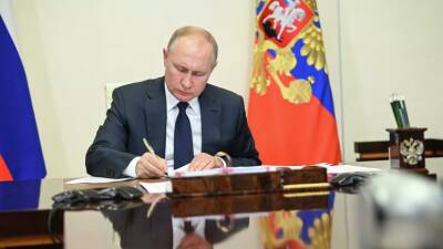 Путин подписал указ о создании комиссии Совбеза по миграционной политике