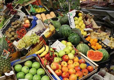 Ретейлеры предупредили о задержках с поставками овощей и фруктов из-за границы