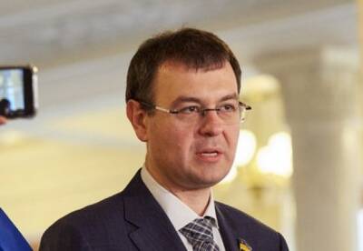 Украинцам пообещали cнизить налог на зарплату: озвучено условие