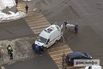 Появилось видео момента ДТП с участием машины скорой помощи в Рязани