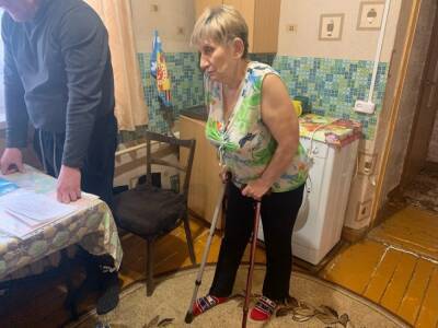 На Урале пенсионерке-инвалиду «подарили» бесхозную канализацию и заставляют ее обслуживать