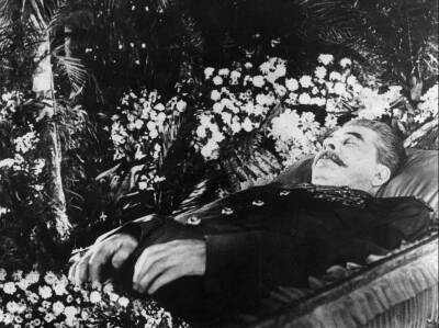 Сталин в гробу: что с ним было не так - Русская семерка