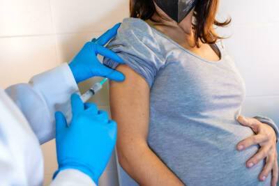 Вакцинация от коронавируса не влияет на беременность и здоровье новорожденных