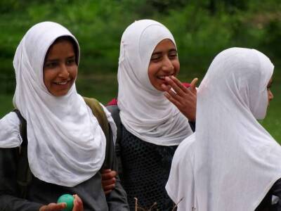 Нарендры Моди - В Индии начались протесты из-за запрета носить хиджаб - lenta.ua - Украина - Индия - Бангалор - Хайдарабад - Запрет