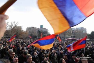 Не везëт в войне, повезëт в индексе: Армения стала «лидером демократии» в регионе