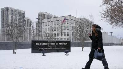 Посольство США в Киеве призвало своих граждан покинуть Украину