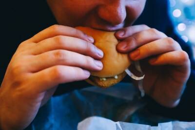 Быстрое насыщение во время еды может быть признаком рака поджелудочной