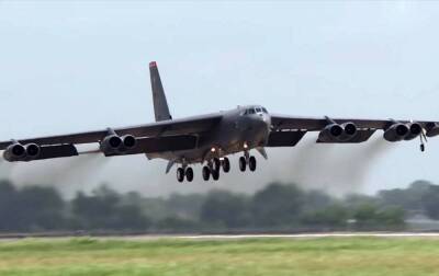 США перебросили группу стратегических бомбардировщиков B-52H Stratofortress на авиабазу в Великобритании