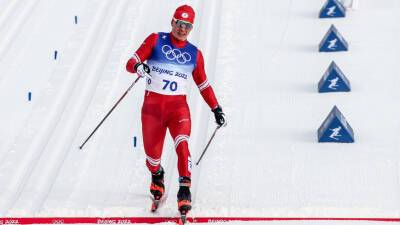 Александр Большунов завоевал серебро Игр в Пекине в гонке на 15 километров