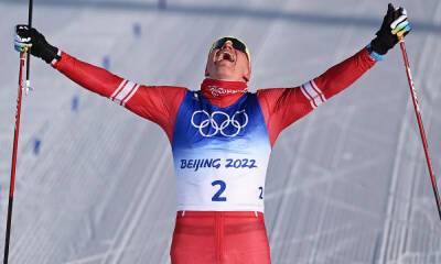 Лыжник Большунов завоевал серебро на Олимпиаде в Пекине