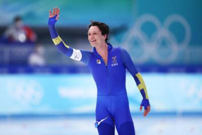 Олимпиада-2022: Шведский конькобежец с мировым рекордом выиграл на дистанции 10 км