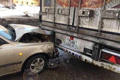 Жительница Тулы пострадала в аварии с автопоездом