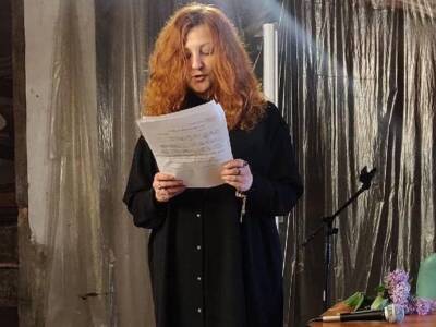 Уволенную в Санкт-Петербурге за чтение стихов-«врагов народа» учительницу обвинили в поножовщине