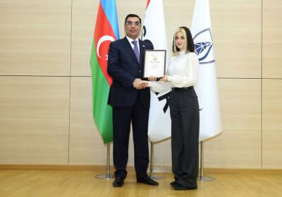 Еще двое студентов Бакинской высшей школы нефти удостоены стипендии имени Хошбахта Юсифзаде (ФОТО)