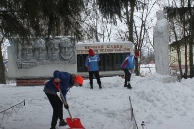 Тамбовчанам продолжают помогать добровольцы «Снежного десанта РСО»