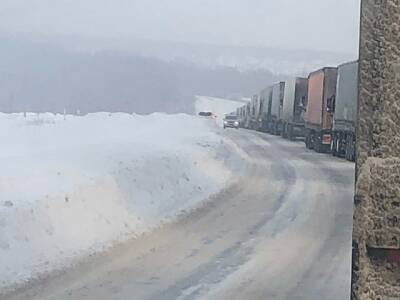 На трассе М5 в Челябинской области образовались многокилометровые пробки