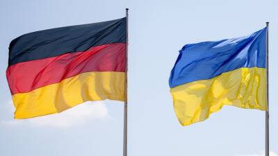 Глава МИД ФРГ Бербок назвала красной линией нарушение суверенитета Украины