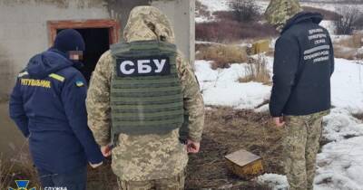 СБУ обнаружила в Луганской области тайник с гранатами (ФОТО)