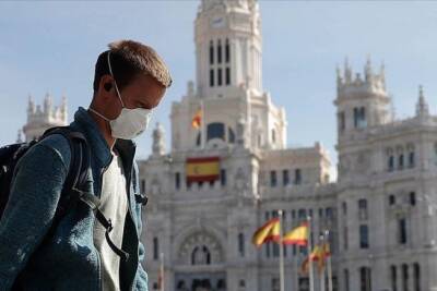 Испания отменила обязательное использование масок на улице