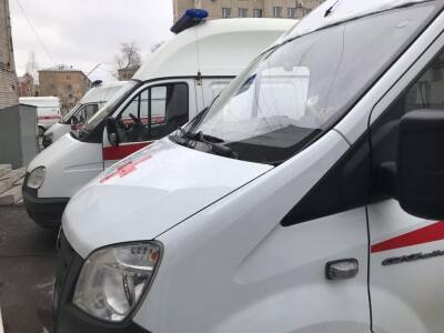 В Новосибирске мужчина умер на автобусной остановке