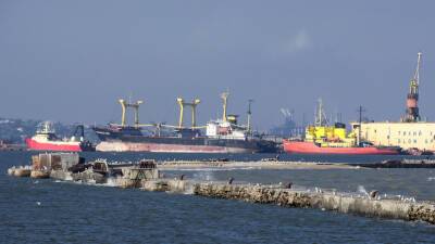 На Украине открыли движение судов в морские порты страны в Азовском море
