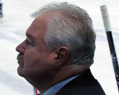 Тренер Плющев назвал «убогой» игру сборной России по хоккею на Олимпиаде в Пекине