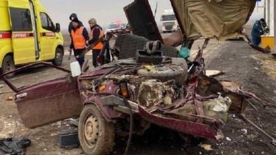 Четыре человека погибли в ДТП в Калмыкии — машину разорвало пополам