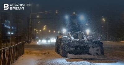 Ночью в Казани убирать снег будут 115 дорожных рабочих и 416 единиц спецтехники