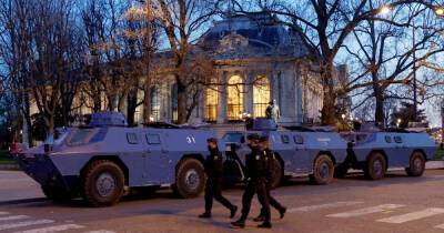 В Париже мобилизовали более 7 тысяч полицейских из-за "Конвоя свободы"