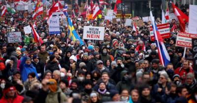 В Австрии прошли масштабные антиковидные протесты