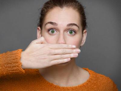 Гастроэнтеролог Каландия назвал возможные причины неприятного запаха изо рта