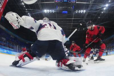 Сборная США по хоккею обыграла канадцев в матче ОИ-2022