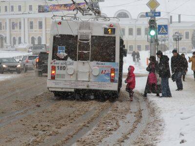 В Калужской области власти запретили мигрантам работать в торговле, общепите и транспорте