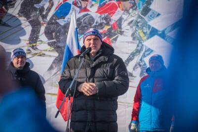 Сенатор Александр Карелин открыл "Лыжню России - 2022" в Новосибирске