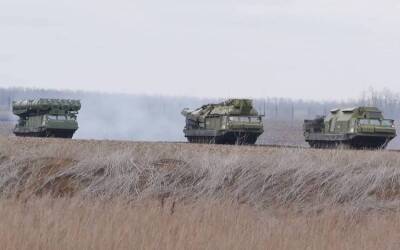 На украинской границе разворачивают ЗРК противовоздушной обороны фронтового звена сухопутных войск С-300В