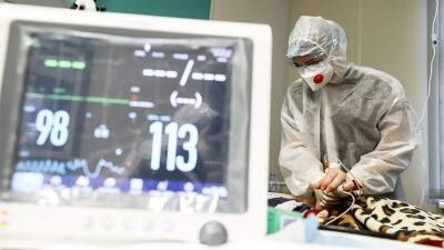 За минувшие сутки в России госпитализировали 18 597 человек с COVID-19