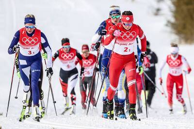 Лыжница Наталья Непряева завоевала вторую медаль в Пекине