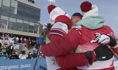 Российские лыжницы завоевали золотые медали в олимпийской эстафете