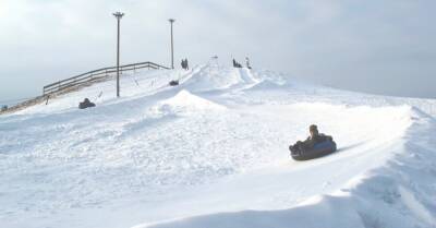 Оттепель не помеха: в Межапарке открывается рижский "Снежный парк"