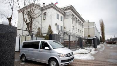 МИД России "оптимизирует штат дипмиссий" на территории Украины