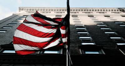 Посольство США эвакуирует часть работников и приостанавливает консульские услуги в Киеве