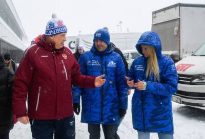 Александр Дрозденко дал старт массовой гонке «Лыжня России» в Ленобласти