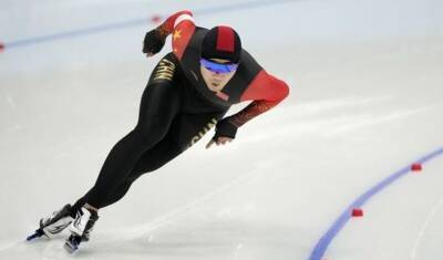 Китайский конькобежец Тинъюй Гао установил олимпийский рекорд на дистанции 500 м